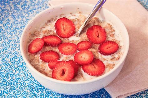 How much fat is in strawberry shortcake oatmeal - calories, carbs, nutrition