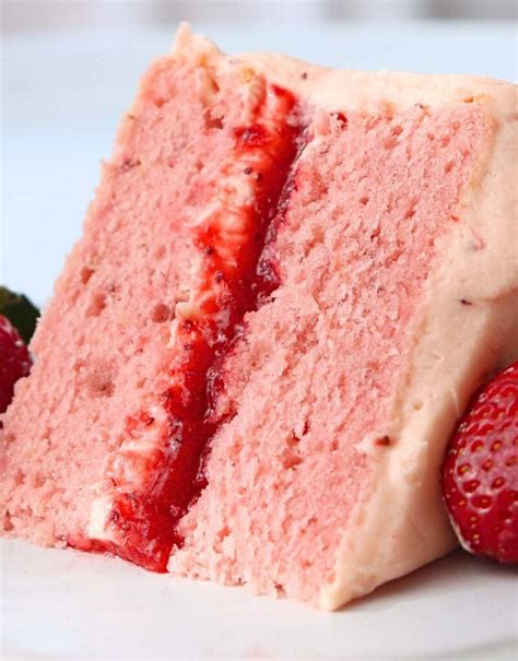 How much fat is in strawberry soft cake - calories, carbs, nutrition