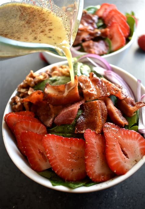 How much fat is in strawberry spinach salad with warm bacon vinaigrette - calories, carbs, nutrition