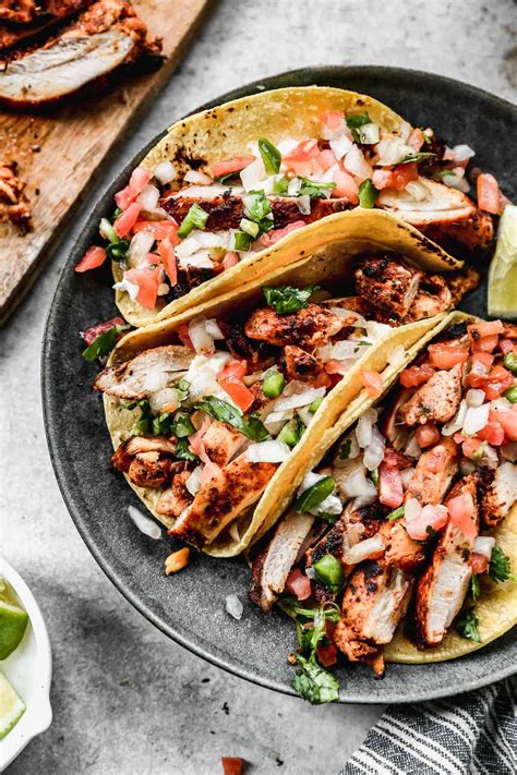 How much fat is in street tacos - calories, carbs, nutrition