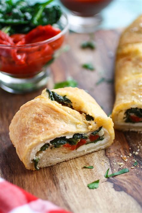 How much fat is in stromboli with spinach and peppers - calories, carbs, nutrition