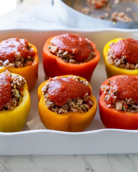 How much fat is in stuffed green pepper with tomato sauce - calories, carbs, nutrition