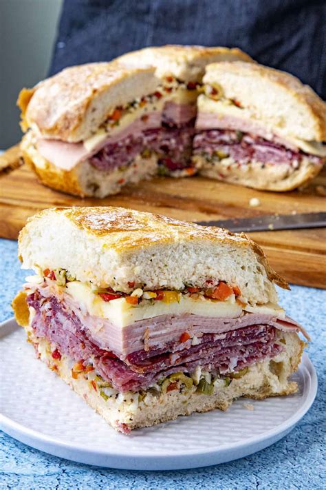 How much fat is in sub muffuletta 6