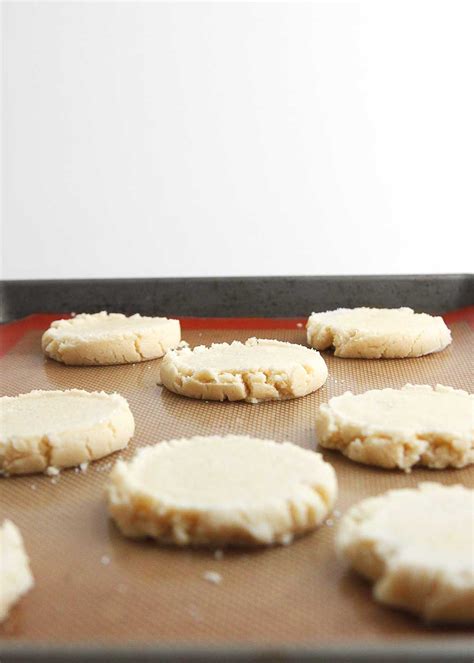 How much fat is in sugar cookies (to go) - calories, carbs, nutrition