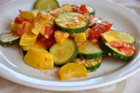 How much fat is in summer squash medley - calories, carbs, nutrition