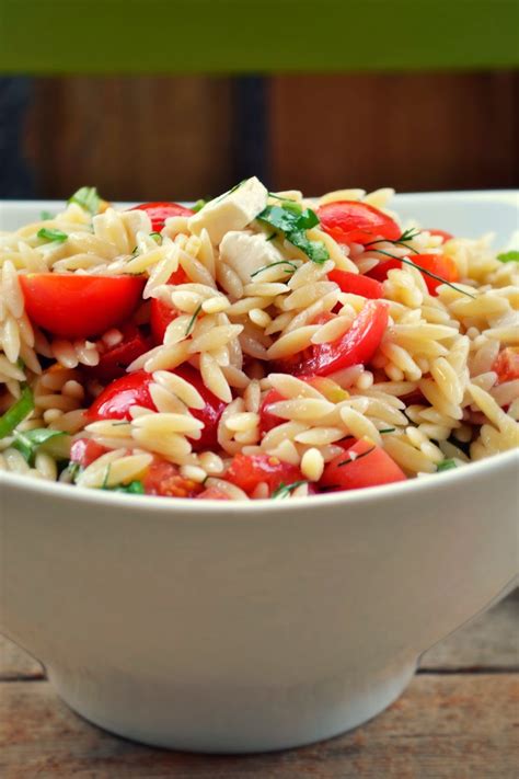 How much fat is in summer tomato and orzo salad - calories, carbs, nutrition