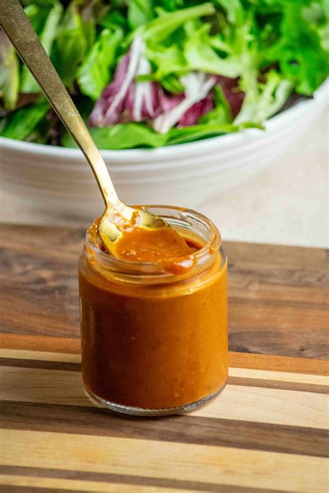 How much fat is in sun-dried tomato vinaigrette dressing - calories, carbs, nutrition