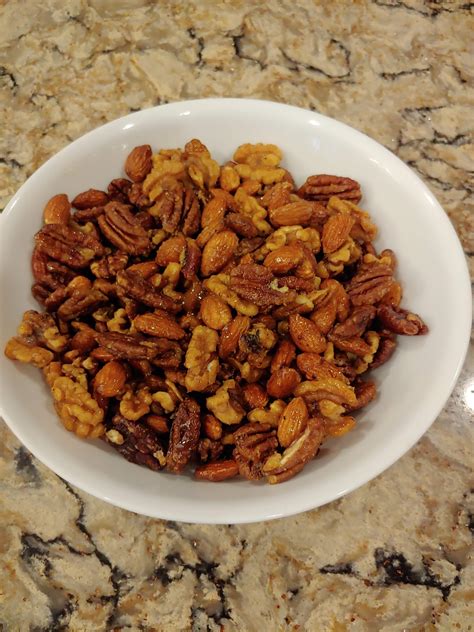 How much fat is in sweet and salty spiced nuts - calories, carbs, nutrition