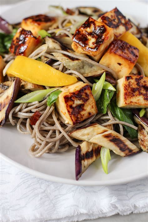 How much fat is in sweet chili tofu and vegetables with asian rice noodle salad - calories, carbs, nutrition