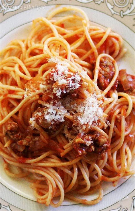 How much fat is in sweet italian sausage with pasta - calories, carbs, nutrition