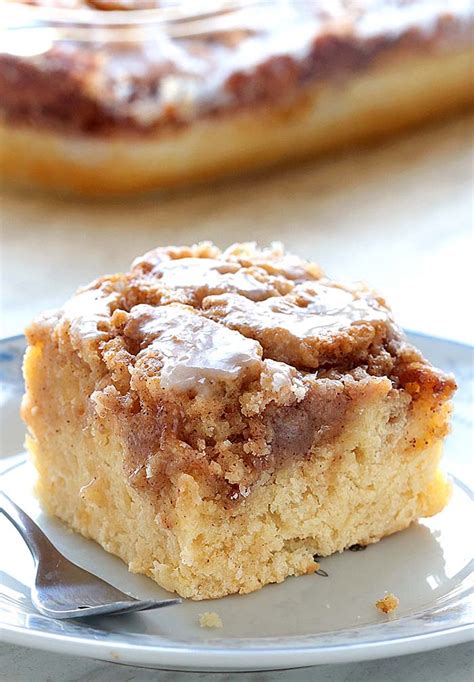 How much fat is in sweet nut coffee cake - calories, carbs, nutrition