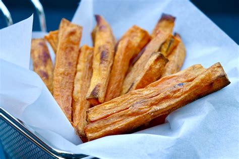 How much fat is in sweet potato fries (large) - calories, carbs, nutrition