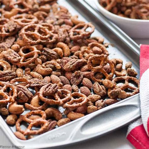 How much fat is in sweet snack mix with nuts - calories, carbs, nutrition