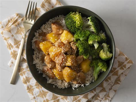How much fat is in sweet sour chicken bowl - calories, carbs, nutrition