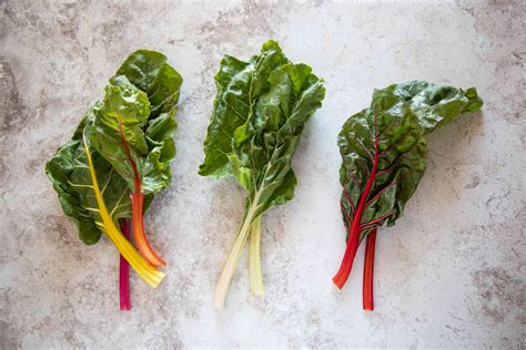 How much fat is in swiss chard - calories, carbs, nutrition