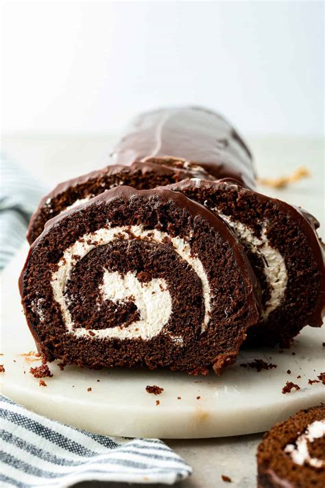 How much fat is in swiss roll - calories, carbs, nutrition