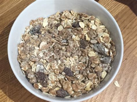 How much fat is in swiss style muesli - calories, carbs, nutrition