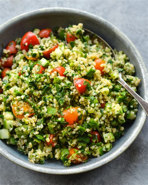 How much fat is in tabbouleh salad - calories, carbs, nutrition