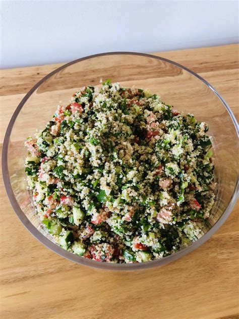 How much fat is in tabouli salad - calories, carbs, nutrition