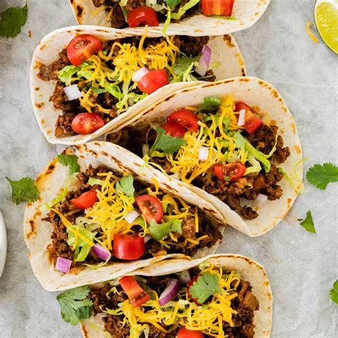 How much fat is in taco beef soft tacos w/sour cream - calories, carbs, nutrition