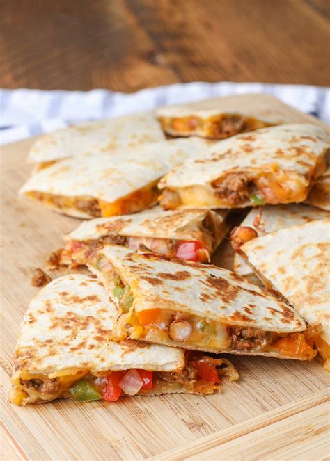 How much fat is in taco quesadilla - calories, carbs, nutrition