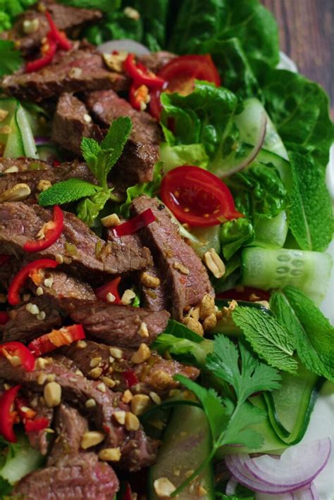 How much fat is in thai beef salad - calories, carbs, nutrition