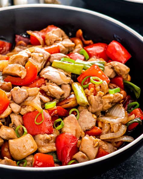 How much fat is in thai cashew chicken - calories, carbs, nutrition