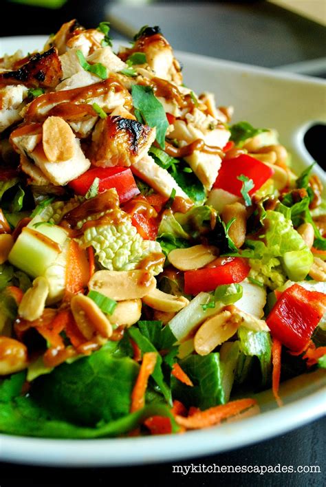 How much fat is in thai chicken salad - calories, carbs, nutrition