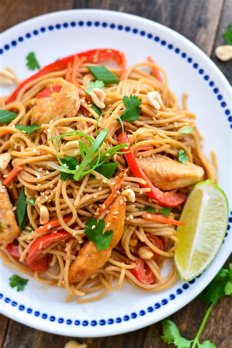 How much fat is in thai chicken with peanuts - calories, carbs, nutrition