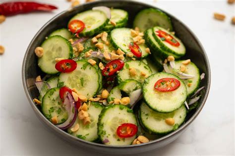 How much fat is in thai cucumber & red pepper salad - calories, carbs, nutrition