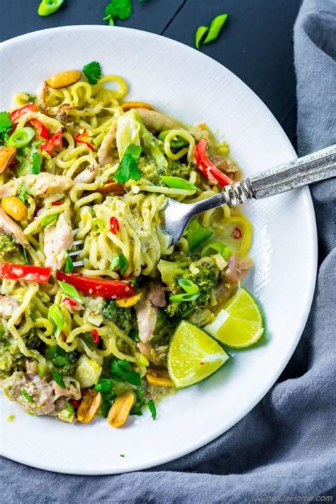 How much fat is in thai noodles with chicken 06/17/14 - calories, carbs, nutrition