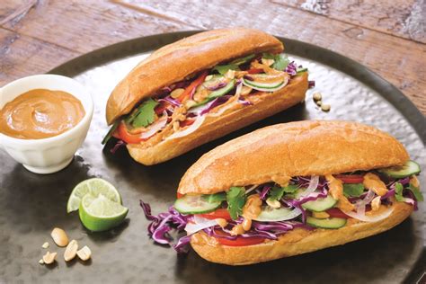 How much fat is in thai sandwich - calories, carbs, nutrition