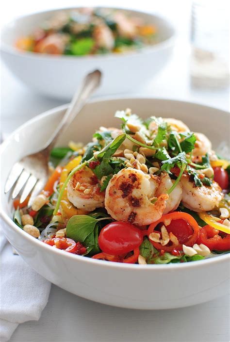 How much fat is in thai shrimp salad - calories, carbs, nutrition