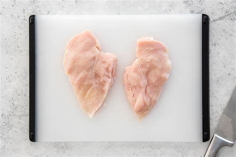 How much fat is in thai sliced chicken breast - calories, carbs, nutrition