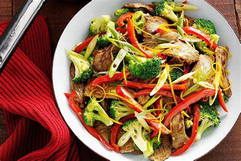 How much fat is in thai stir-fry - calories, carbs, nutrition