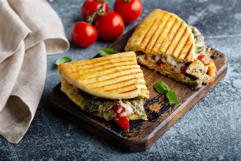 How much fat is in thats amore panini - calories, carbs, nutrition