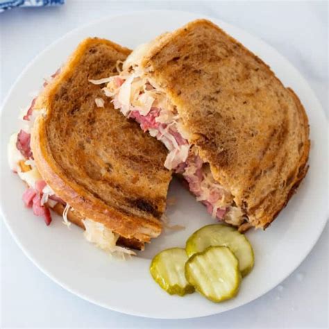 How much fat is in the reuben (mini) - calories, carbs, nutrition