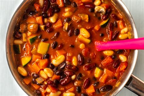 How much fat is in three bean stew - calories, carbs, nutrition