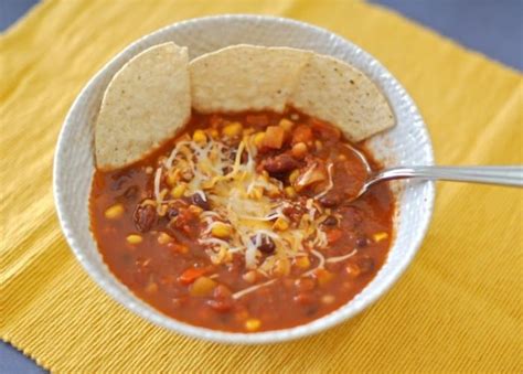 How much fat is in three bean vegetable chili - calories, carbs, nutrition