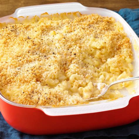 How much fat is in three cheese macaroni cheese - calories, carbs, nutrition