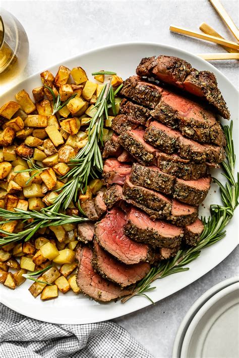 How much fat is in thyme and garlic beef - calories, carbs, nutrition