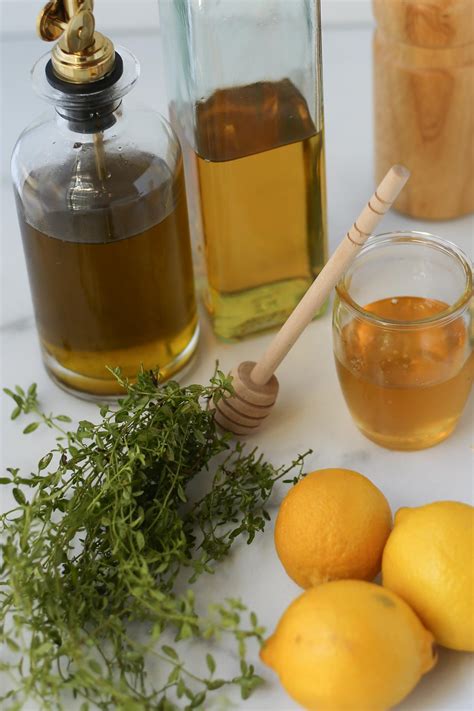 How much fat is in thyme vinaigrette - calories, carbs, nutrition