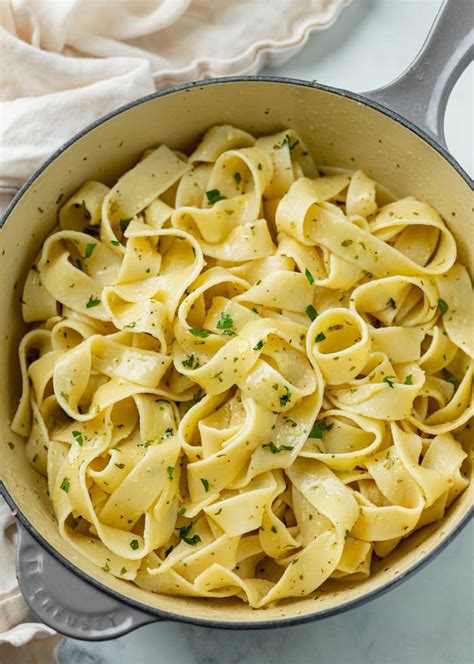 How much fat is in thyme-buttered noodles - calories, carbs, nutrition