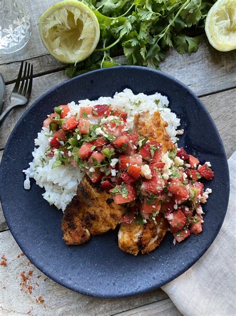 How much fat is in tilapia with strawberry salsa - calories, carbs, nutrition