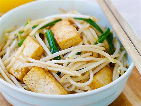 How much fat is in tofu, cucumber, bean sprout pita - calories, carbs, nutrition