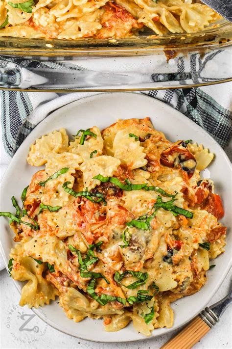 How much fat is in tomato and cheese pasta bake - calories, carbs, nutrition