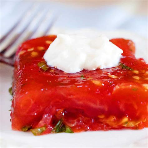 How much fat is in tomato aspic - calories, carbs, nutrition