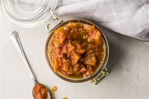 How much fat is in tomato chutney - calories, carbs, nutrition