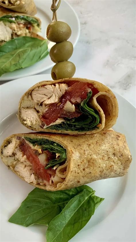 How much fat is in tomato mozzarella wrap - calories, carbs, nutrition