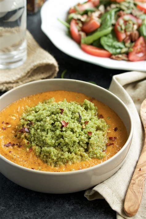 How much fat is in tomato quinoa pesto soup - calories, carbs, nutrition